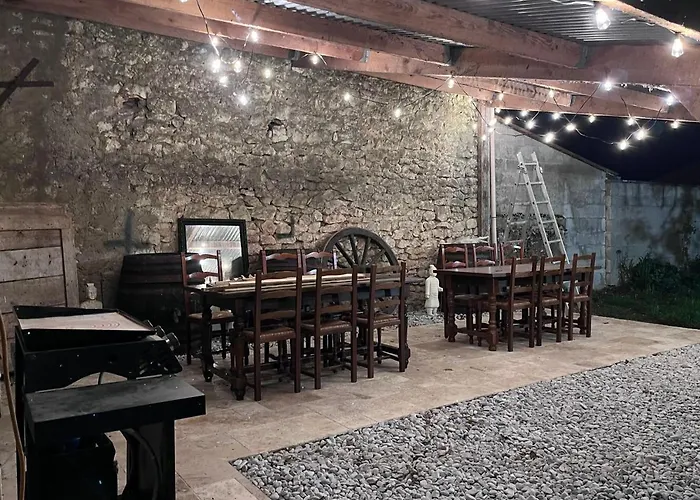 De L’eguille LʼÉguille